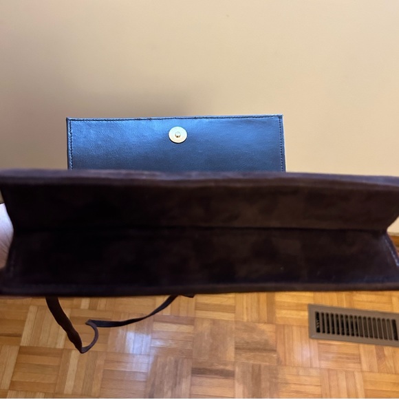 Matching Brown Purse and Shoes - Picture 9 of 13